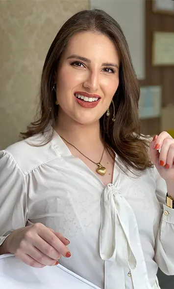 Dra. Ana Cláudia